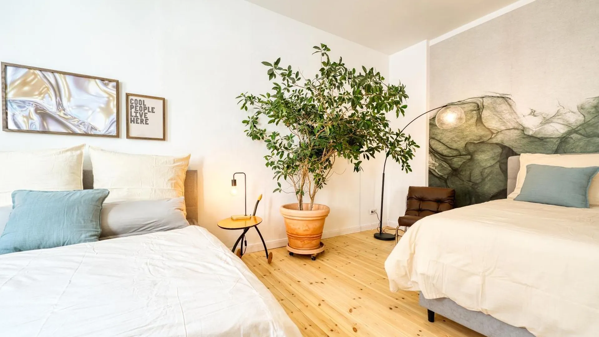 Mitten Im Kreuzberger Kiezleben - Geraeumig & Charmant - 3 Sz Auf 140Qm Berlin 0*,  Germany